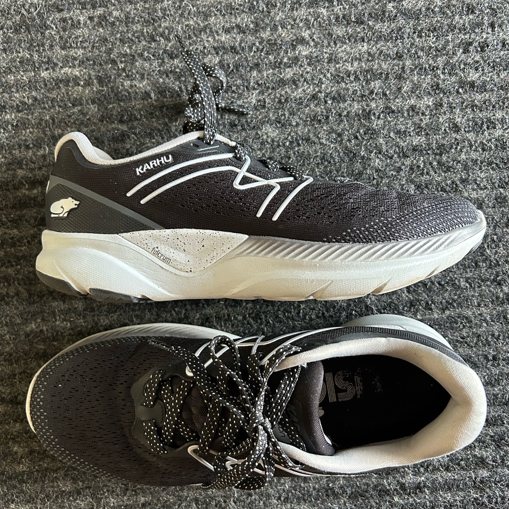 Karhu running sneakers